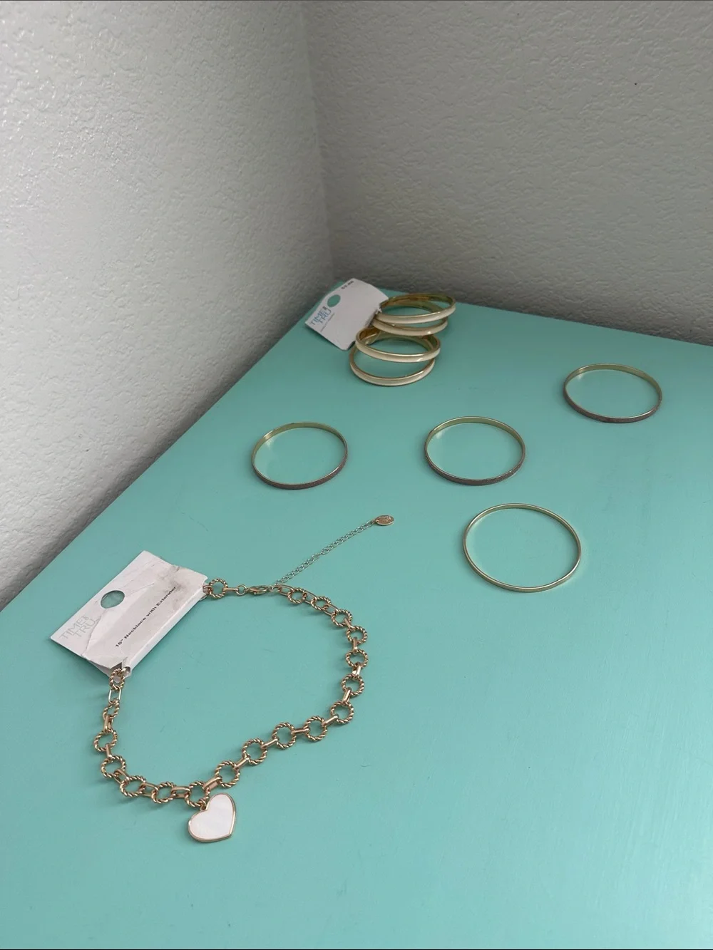 Time and Tru Gold Chain Necklace with White Heart Pendant & matching bangles-new
